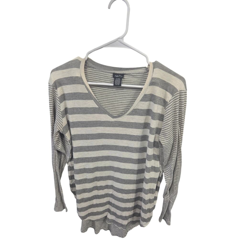 Gray and White Striped Long Sleeve - rue21 - XL